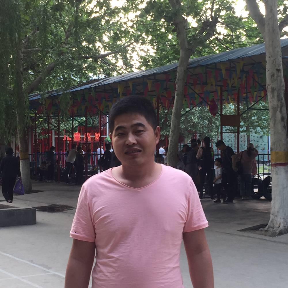 龙龙龙白的照片