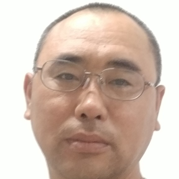 跳跃就水杯的照片