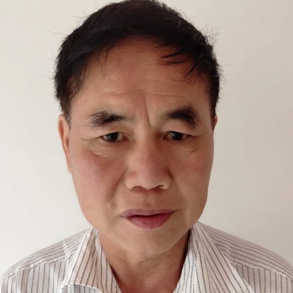 童升亮的照片