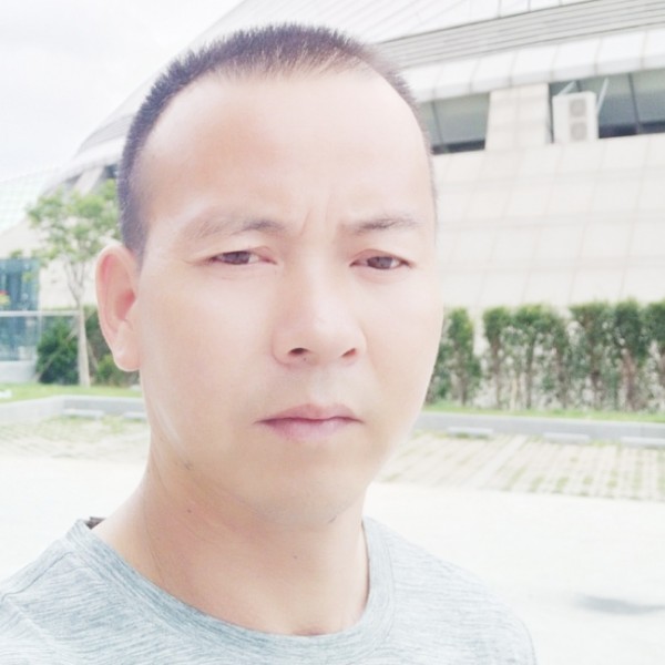 一个演戏的照片