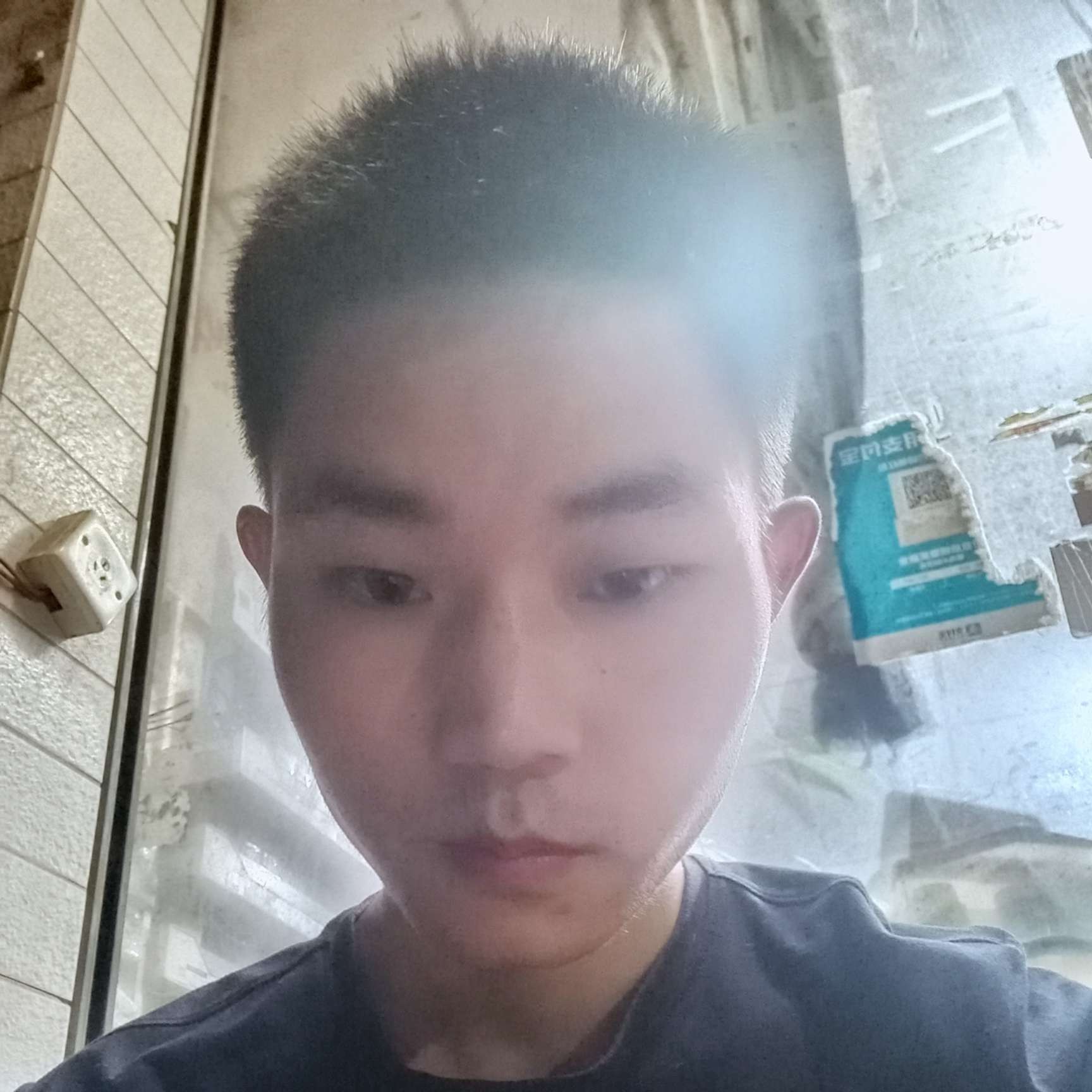 月饼挽手开心的照片