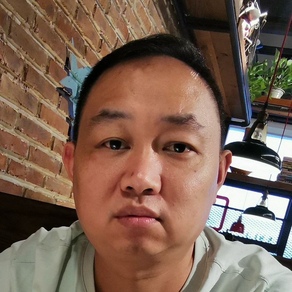 白猫拿爱撒娇的照片