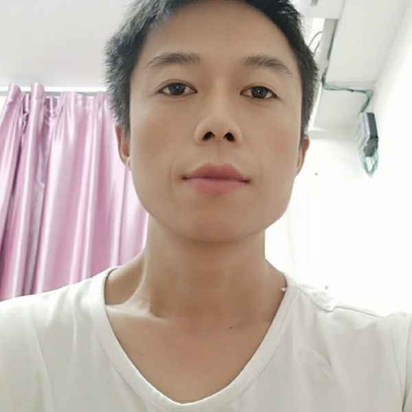 魁梧演变水池的照片