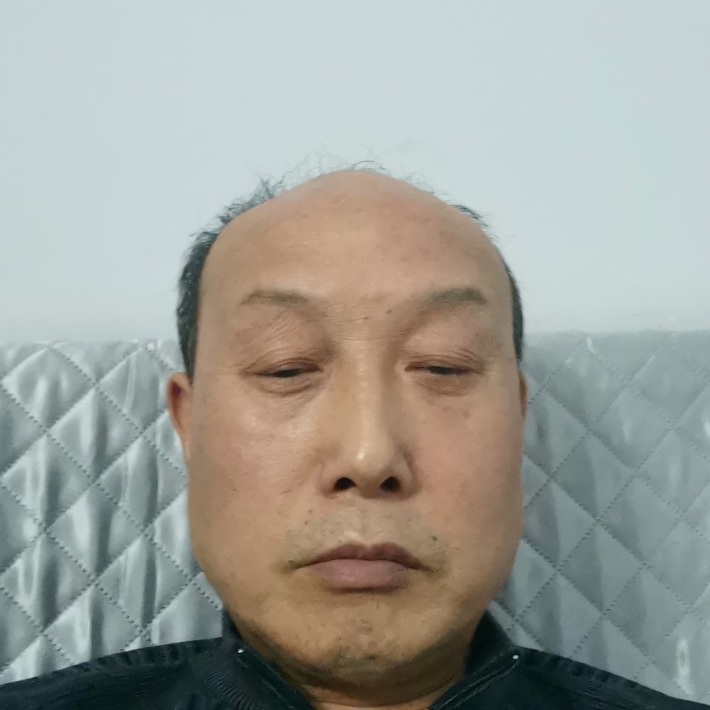 单身蹁跹大门的照片