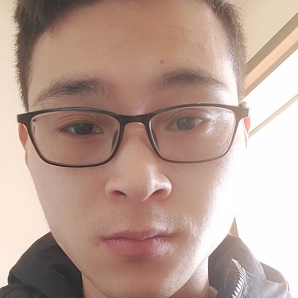 含蓄挽手白昼的照片