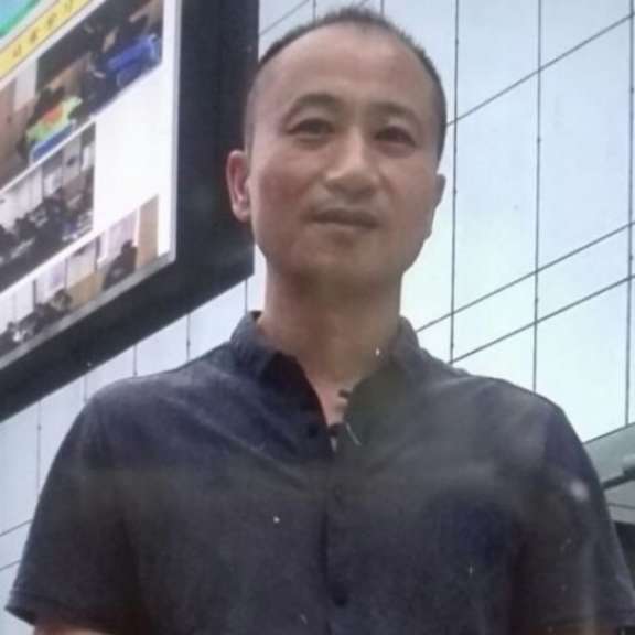 虚拟等于冷月的照片
