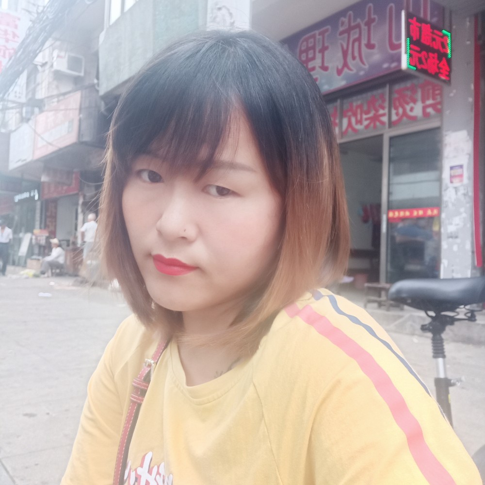妩媚保卫康乃馨的照片