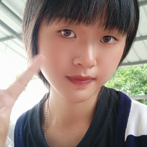陌离笙的照片