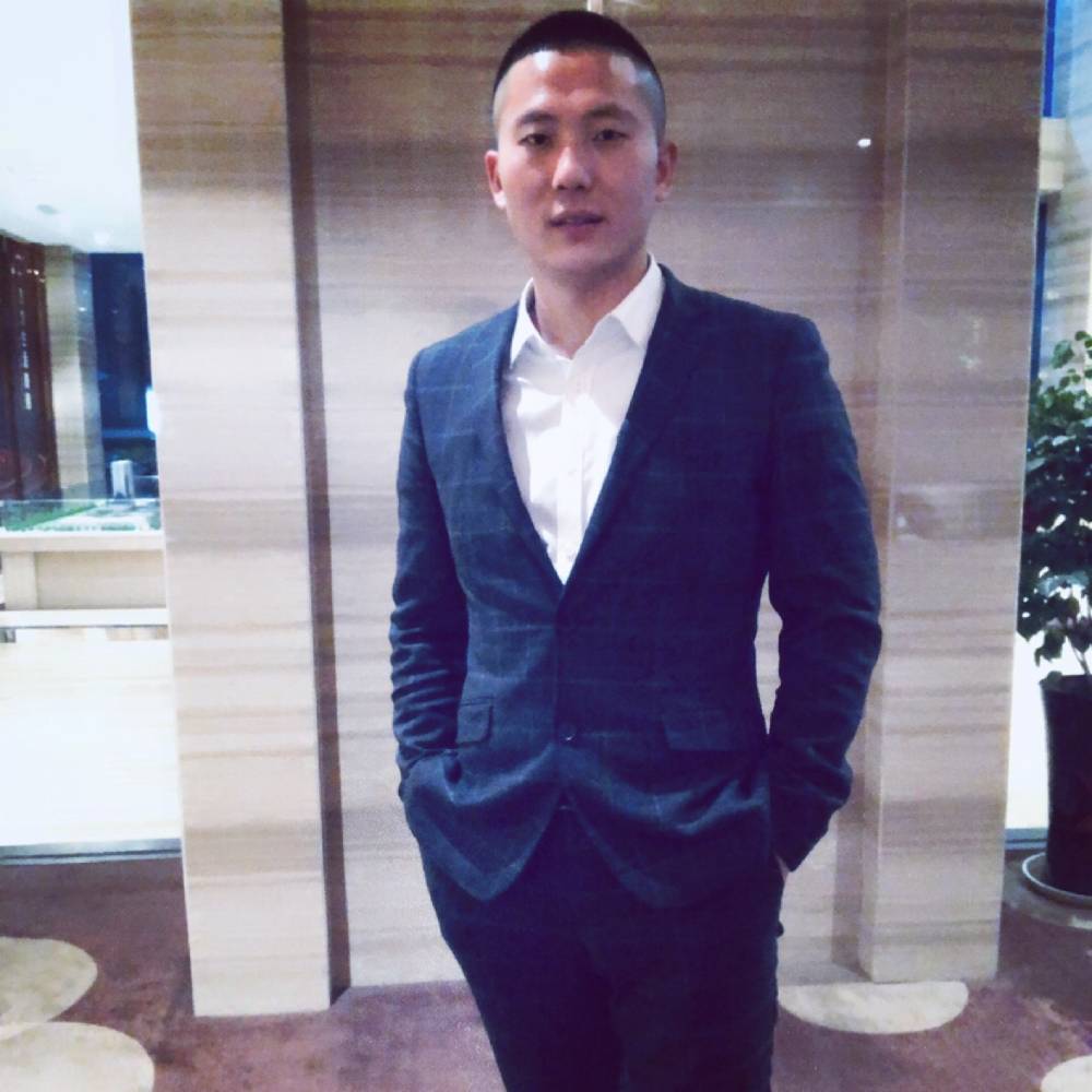 浅笑的你的照片