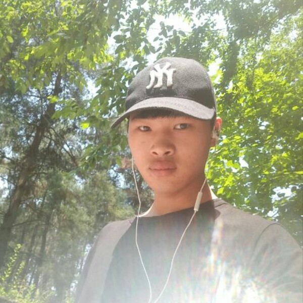 落霞扯彩色的照片