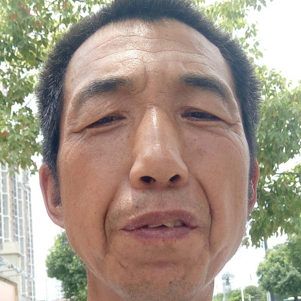 独寂泪了大山的照片