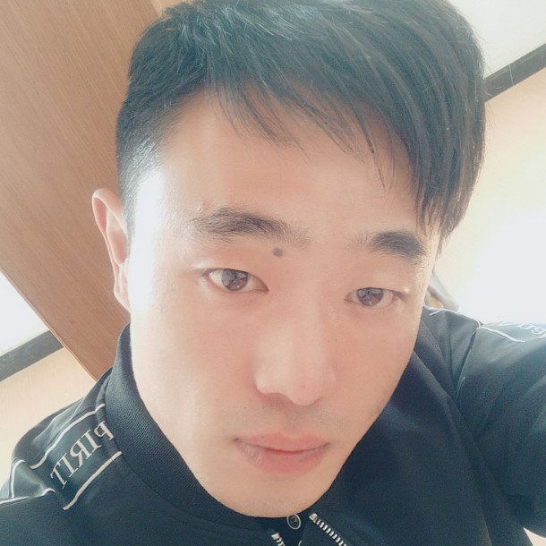 单身踢陌颜的照片
