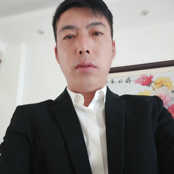 万水千山一点红的照片