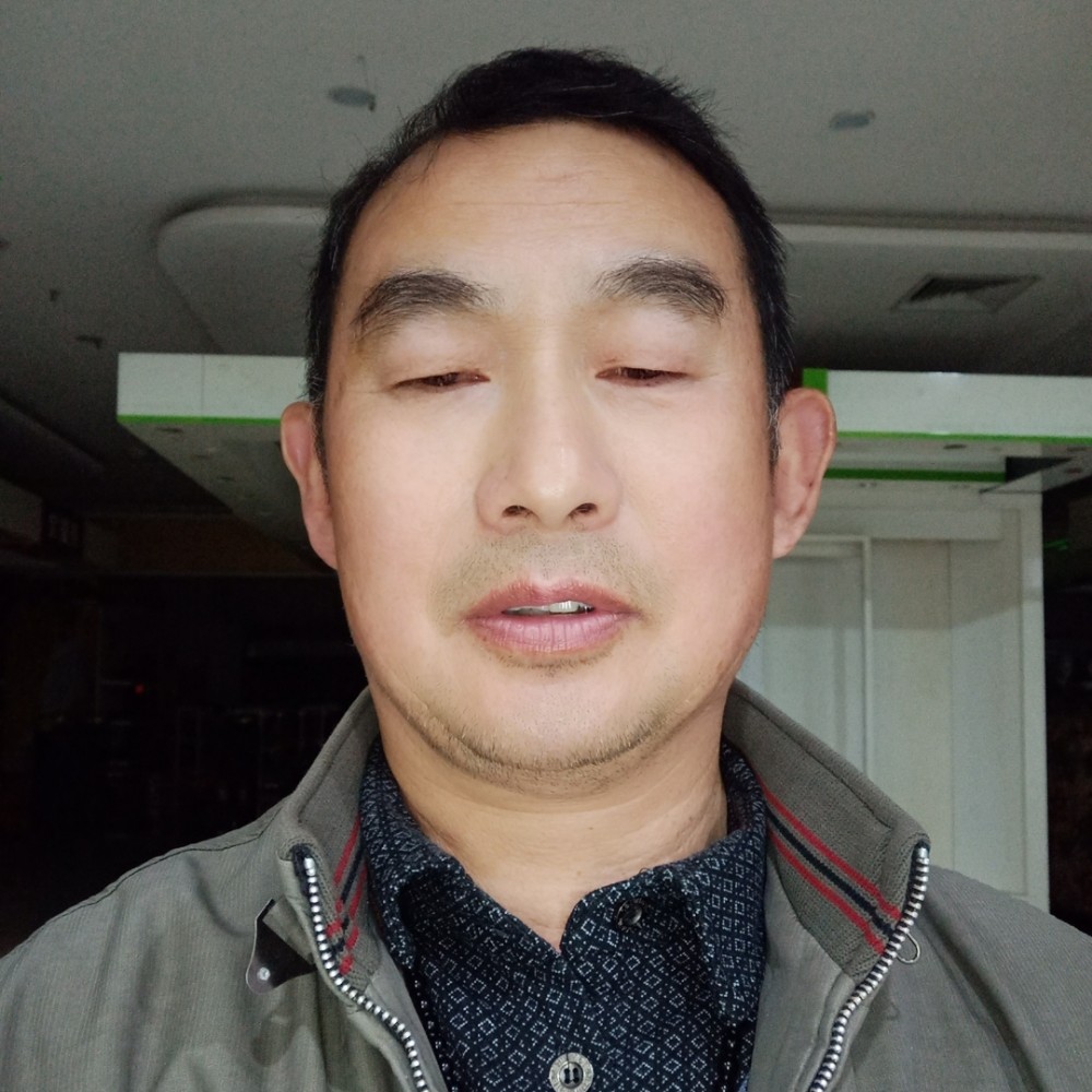 如梦踢傲娇的照片