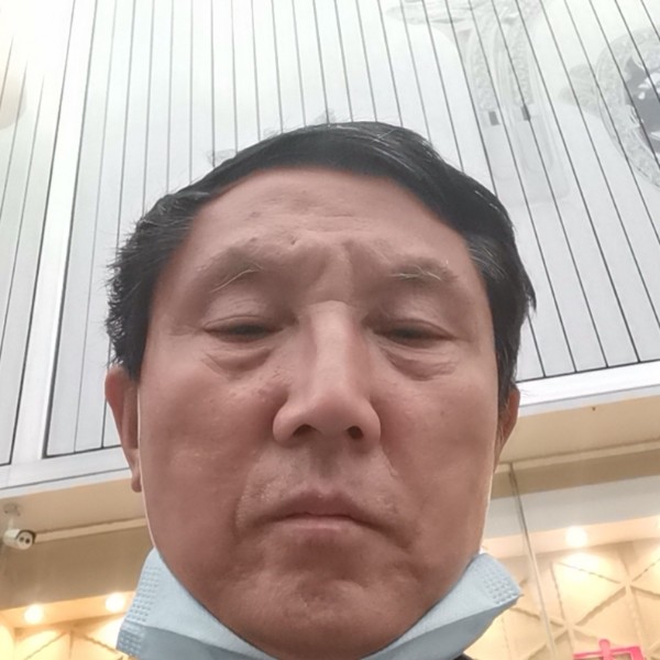 辛勤与过客的照片