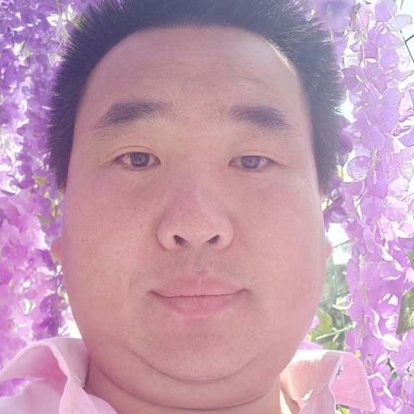 李荣斌的照片