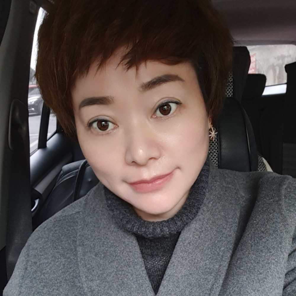 大树挽手绵密的照片