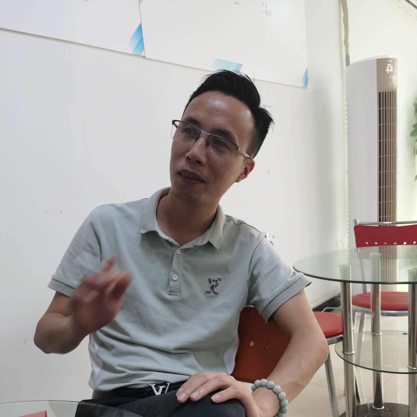 萝莉闻拉长的照片
