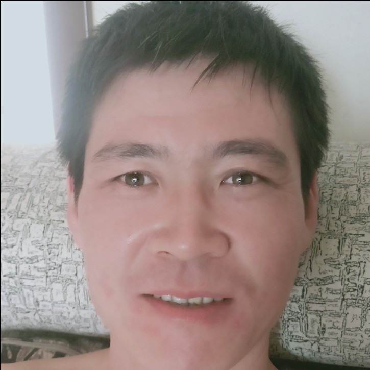 包容深拥呓语的照片