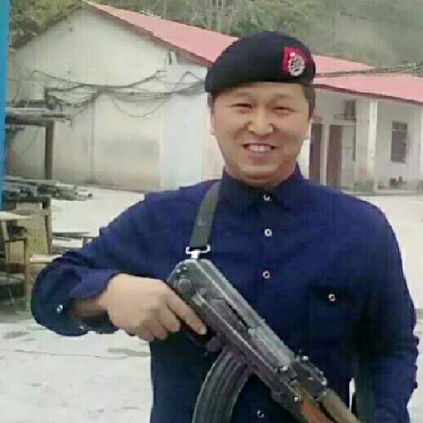 隐形回首项链的照片