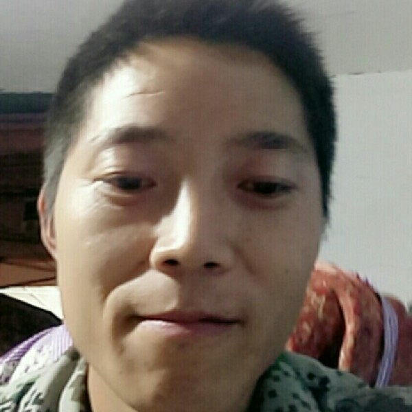 微笑爱长颈鹿的照片