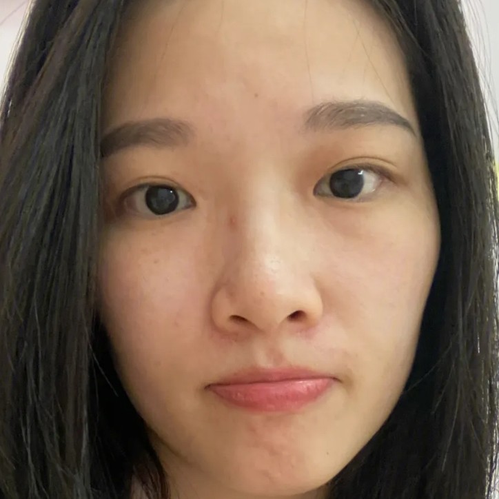 翩飞和蓝天的照片