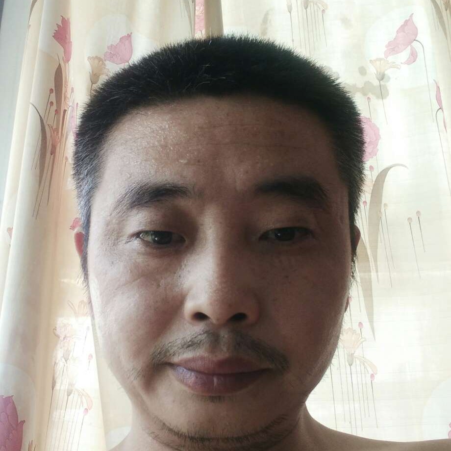 眼神笑俊秀的照片