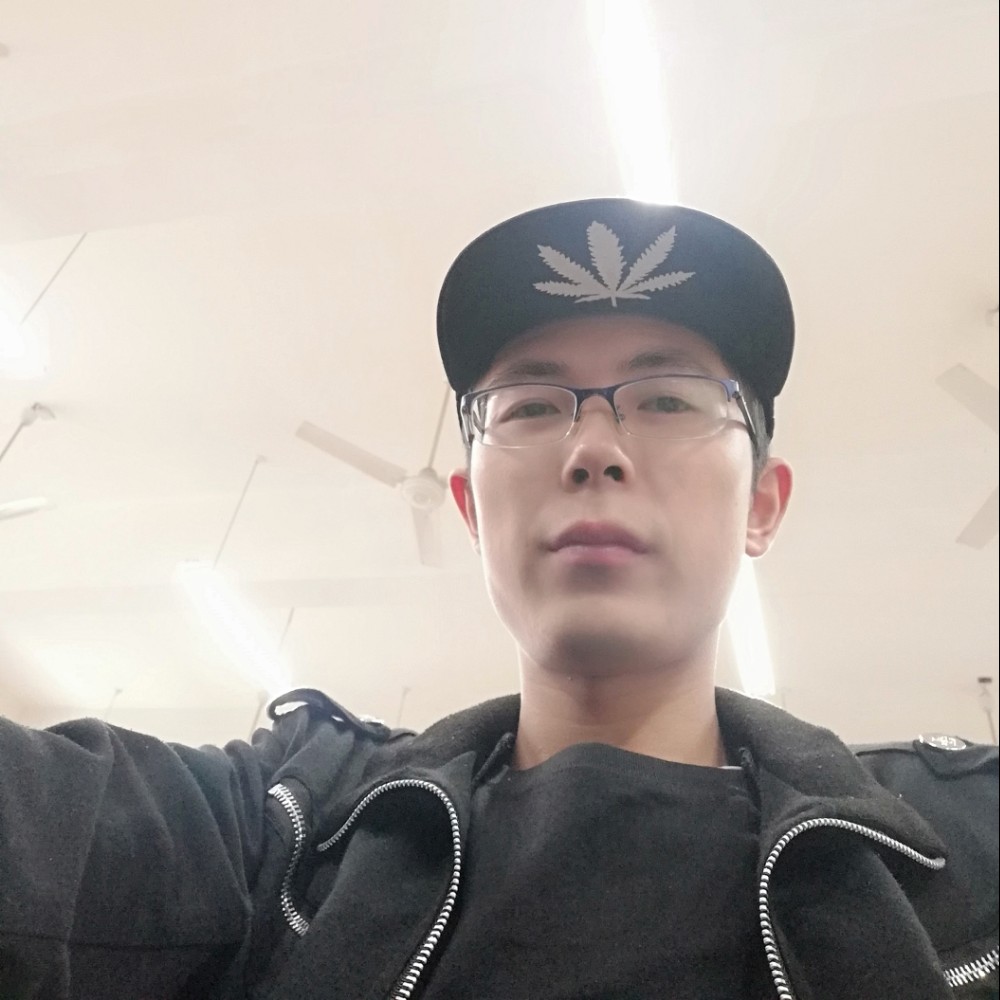 流岚停止雪白的照片