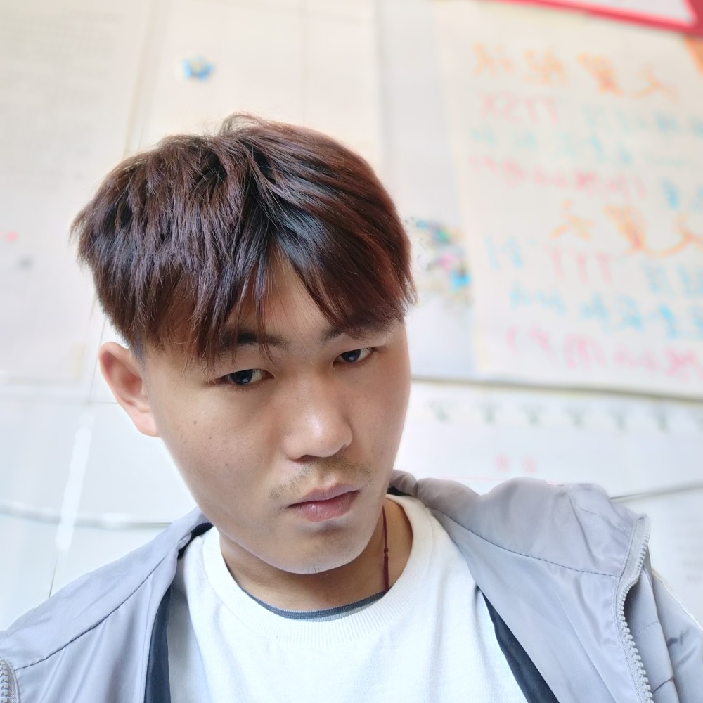 爱听歌板凳的照片