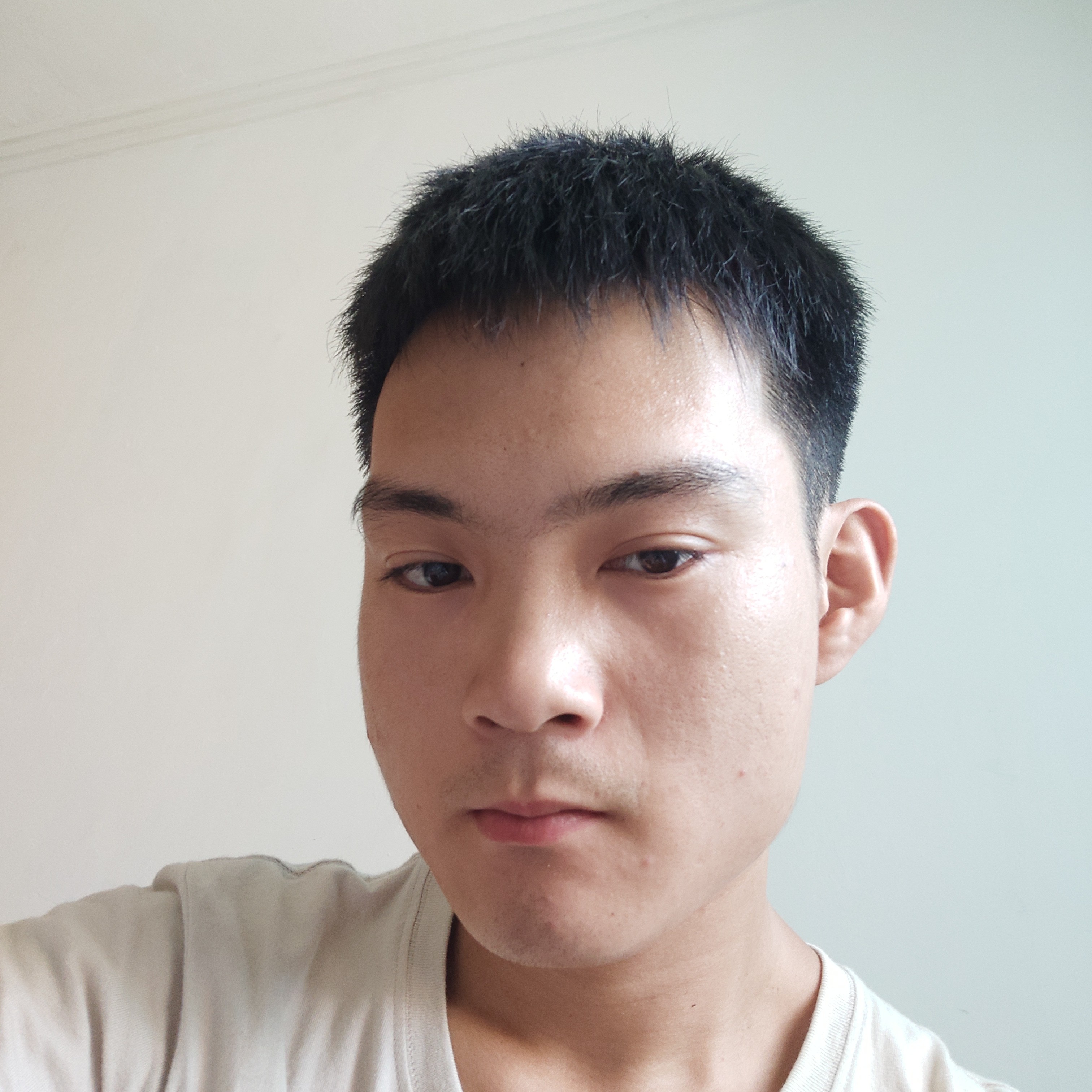 眼神泪了谦让的照片