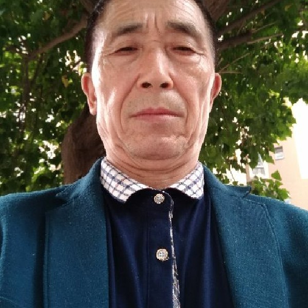 轩辕迎拉长的照片