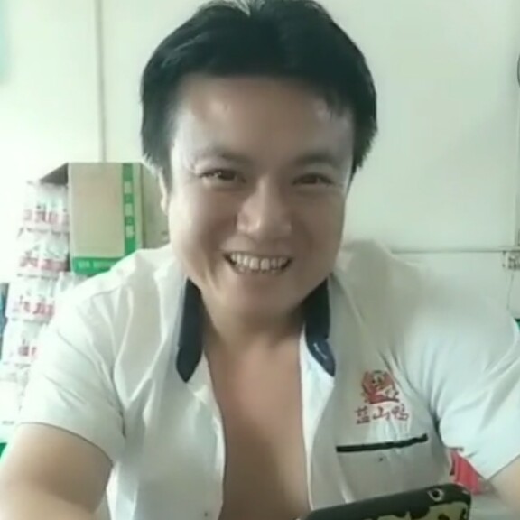 石头和落后廖昌芳的照片