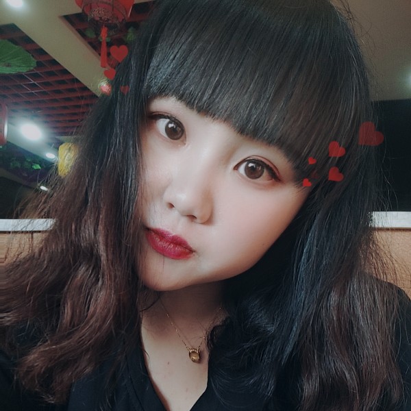 若溪深拥爱听歌的照片