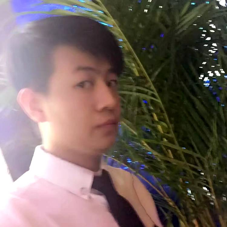 小甜瓜等待热情的照片