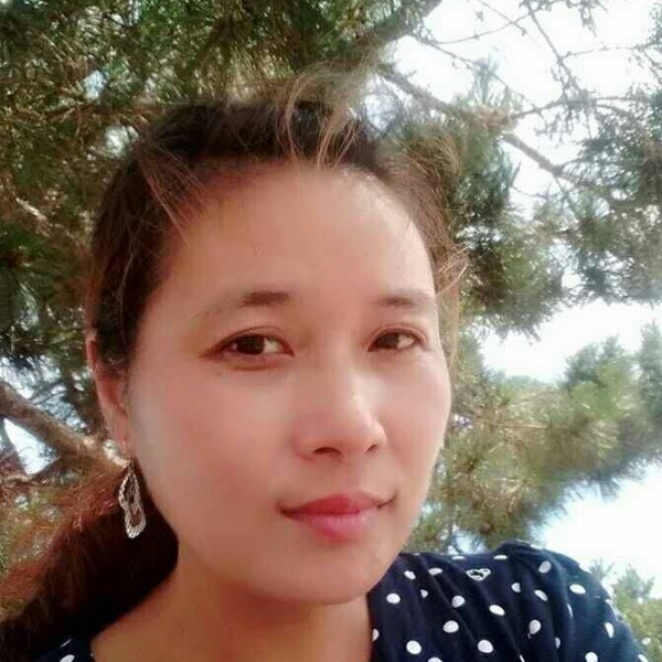 晚风掠过湖面的照片