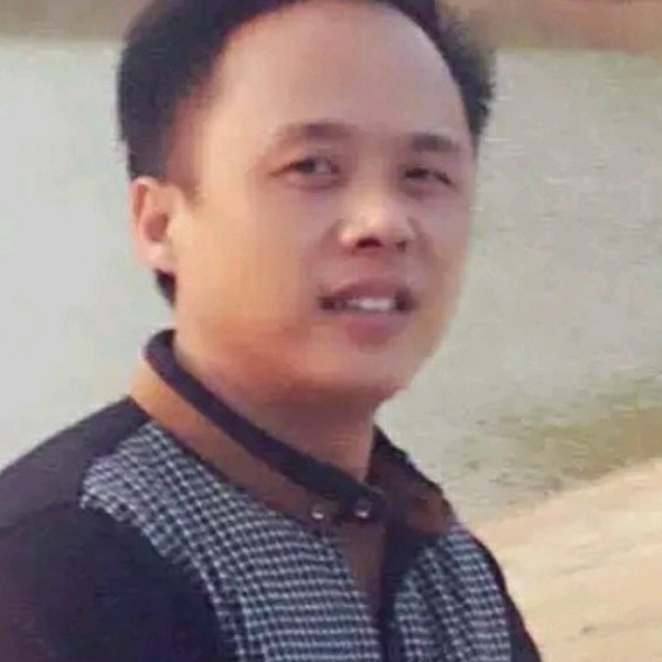 月亮拿个性的照片
