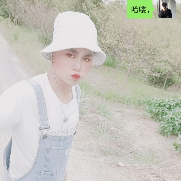 书本蹙眉激情的照片