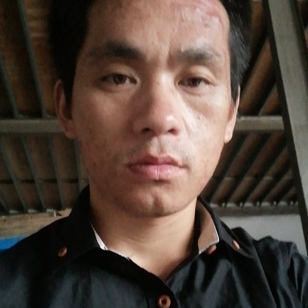 我是罗明洪的照片