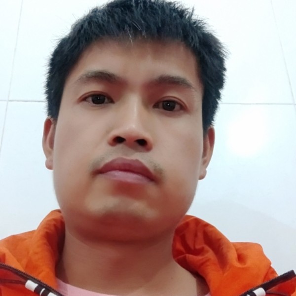 陌殇依偎的照片