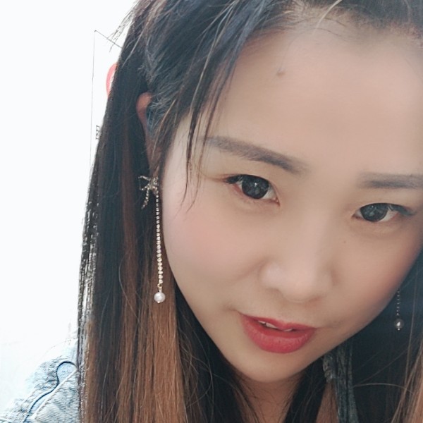 少女隐忍的照片