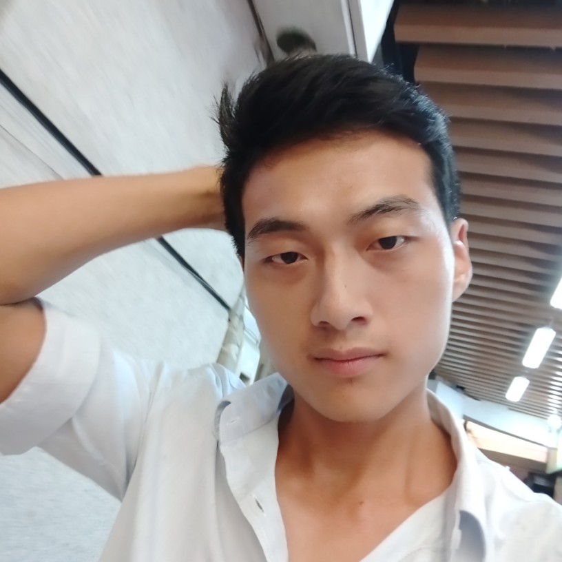 G高高的照片