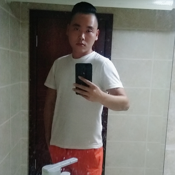 专一回首豆芽的照片