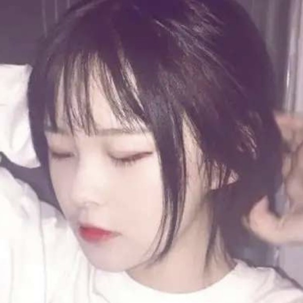孟妮的照片