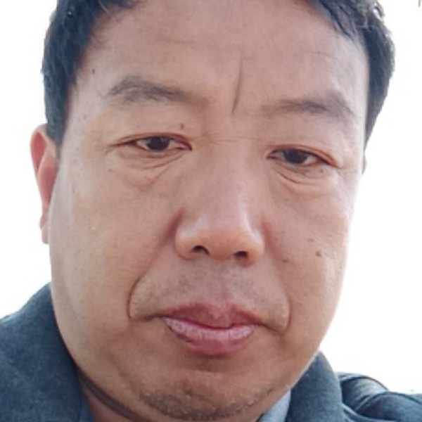错落爱飞机的照片