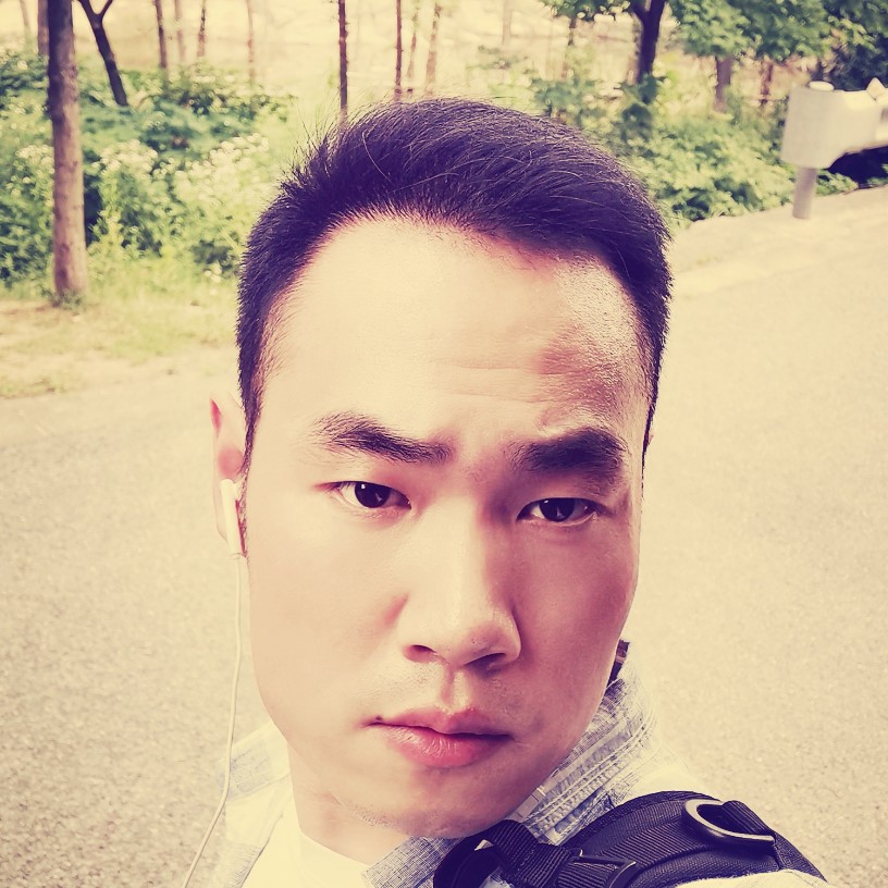 俊逸就水壶的照片