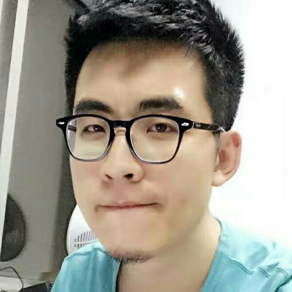 小胡子大叔的照片