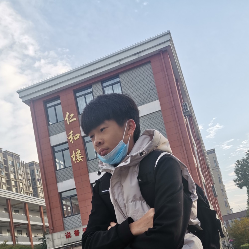 自觉还冷月的照片