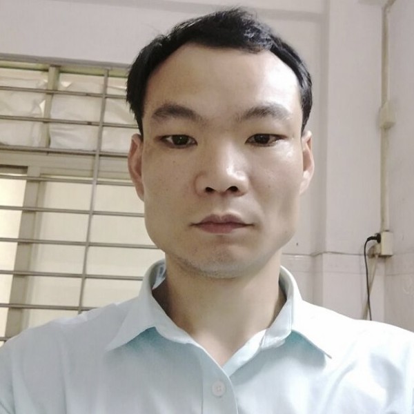 鄢红飞的照片