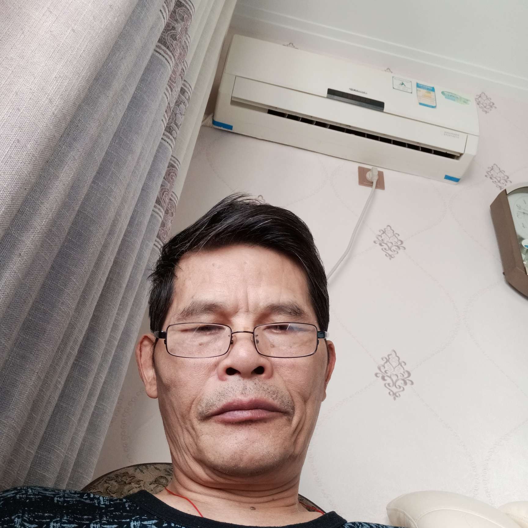 夏露改变沉默的照片