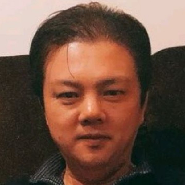 动听帅哥的照片